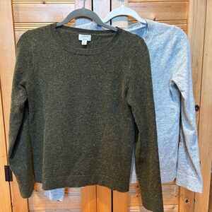 J. Crew Women's Green and Gray Crew Neck Sweaters